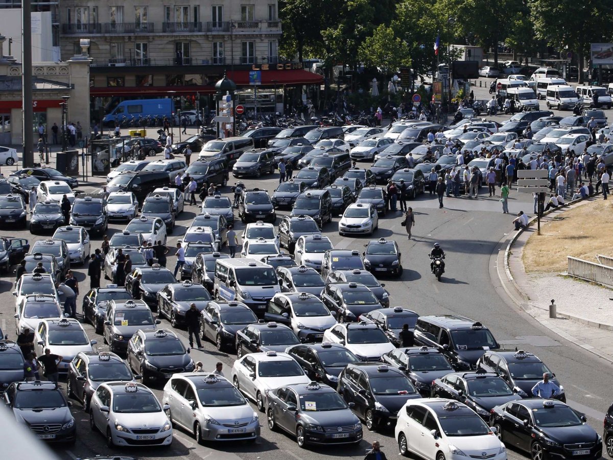 French taxi drivers protesting against Uber have caused total chaos in ...
